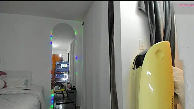 Snapshot of Jordyrodriiguez chatting on February 4, 2025, 3:00 am Jordyrodriiguez online show from February 4, 2025, 3:00 am