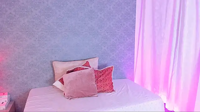 Snapshot of CatrinaRossi chatting on January 22, 2025, 8:06 pm CatrinaRossi online show from January 22, 2025, 8:06 pm