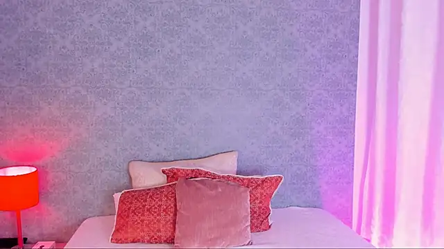 Snapshot of CatrinaRossi chatting on January 16, 2025, 7:52 pm CatrinaRossi online show from January 16, 2025, 7:52 pm