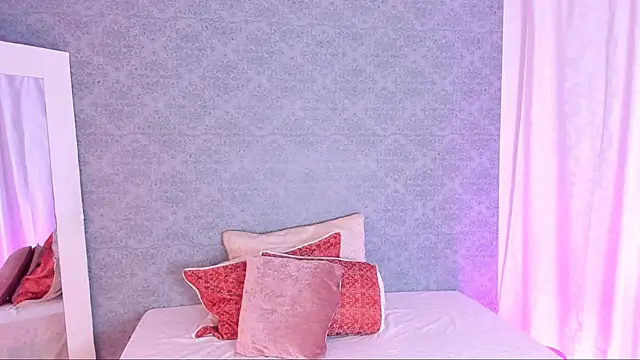 Snapshot of CatrinaRossi chatting on January 24, 2025, 8:22 pm CatrinaRossi online show from January 24, 2025, 8:22 pm