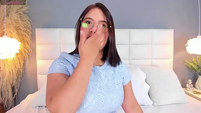 Snapshot of HannaKarson chatting on November 18, 2025, 11:35 am HannaKarson online show from November 18, 2025, 11:35 am