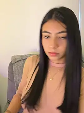 Liissa cute  online show from May 7, 2026, 5:27 pm