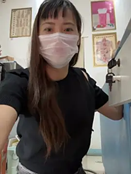 andii-1 online show from May 5, 2026, 1:52 am