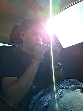 Snapshot of Yoko0381 chatting on December 15, 2025, 7:31 pm Yoko0381 online show from December 15, 2025, 7:31 pm