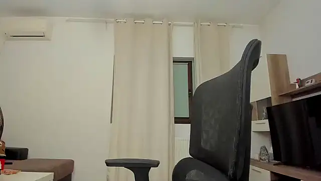justchloex online show from September 30, 2025, 3:34 am