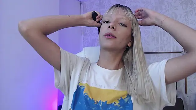 Snapshot of peyton_golden1 chatting on December 5, 2025, 3:49 am peyton golden1 online show from December 5, 2025, 3:49 am