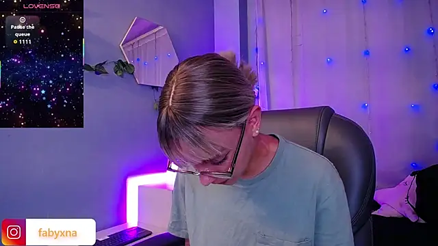 Snapshot of peyton_golden1 chatting on October 31, 2025, 3:25 am peyton golden1 online show from October 31, 2025, 3:25 am