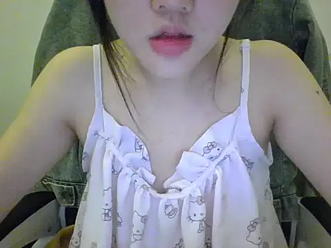 Yin-girl online show from September 28, 2025, 6:37 pm