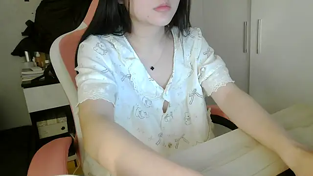 Yin-girl online show from March 12, 2026, 5:28 pm