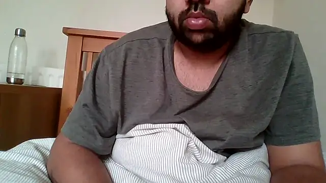Snapshot of whoreboi98 chatting on April 17, 2026, 10:18 am whoreboi98 online show from April 17, 2026, 10:18 am