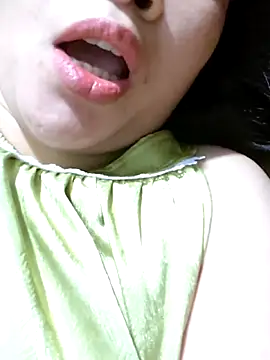 Snapshot of _Mira_69_ chatting on June 8, 2026, 1:28 am Mira 69 online show from June 8, 2026, 1:28 am