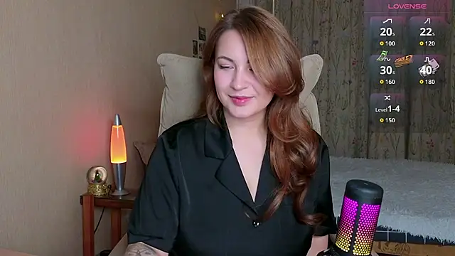 Snapshot of LisaCase chatting on November 25, 2025, 10:04 am LisaCase online show from November 25, 2025, 10:04 am