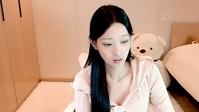 Snapshot of Xueb_J chatting on December 3, 2024, 10:34 am Xueb J online show from December 3, 2024, 10:34 am