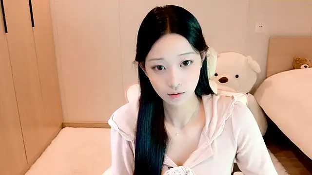 Snapshot of Xueb_J chatting on December 3, 2024, 7:27 am Xueb J online show from December 3, 2024, 7:27 am