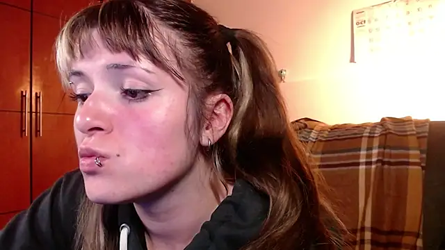 Snapshot of NEXT_DOOR_GIRL_ chatting on October 15, 2025, 11:35 pm NEXT DOOR GIRL online show from October 15, 2025, 11:35 pm