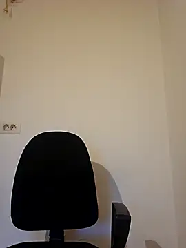 Selenna emma online show from October 21, 2025, 3:11 pm