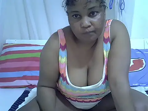 Snapshot of browndolly12 chatting on July 6, 2026, 8:43 am browndolly12 online show from July 6, 2026, 8:43 am