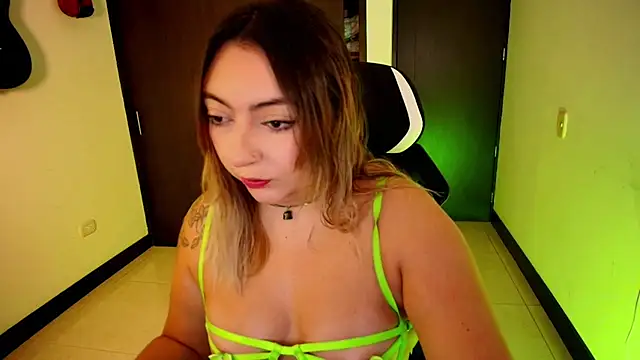 miaawild online show from December 5, 2025, 2:48 pm