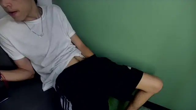 Snapshot of sweet_tippot chatting on November 4, 2025, 3:21 am sweet tippot online show from November 4, 2025, 3:21 am