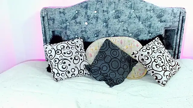  snopyy  online show from September 27, 2025, 1:39 pm