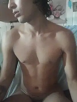 pedrodavid  online show from May 5, 2026, 9:07 pm