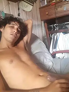 Snapshot of pedrodavid_ chatting on May 7, 2026, 8:23 pm pedrodavid online show from May 7, 2026, 8:23 pm