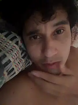 Snapshot of pedrodavid_ chatting on May 9, 2026, 3:15 pm pedrodavid online show from May 9, 2026, 3:15 pm