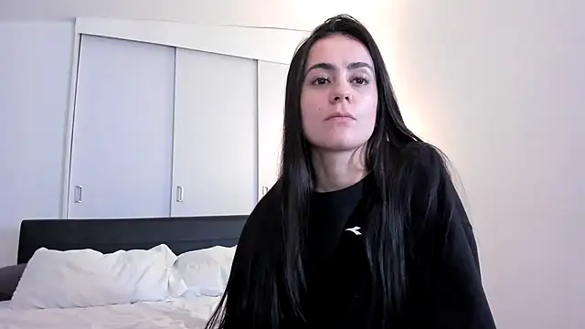 guccipussy1 online show from December 6, 2024, 3:13 am