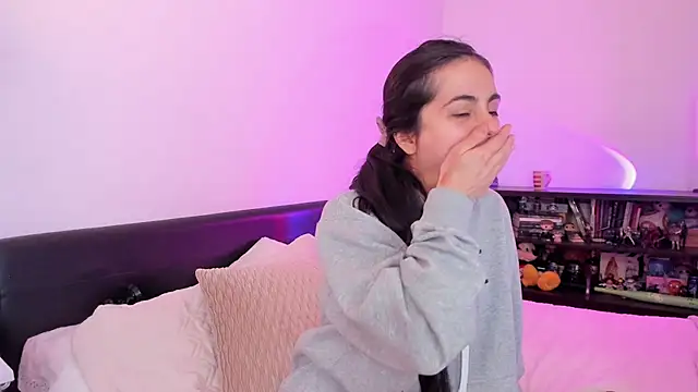 guccipussy1 online show from February 21, 2025, 7:54 pm