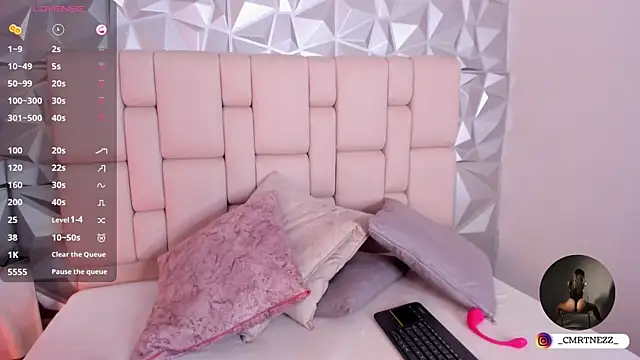 Caro martinezz online show from October 15, 2025, 11:51 am