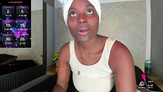 Snapshot of Adele_89 chatting on October 27, 2025, 7:48 pm Adele 89 online show from October 27, 2025, 7:48 pm