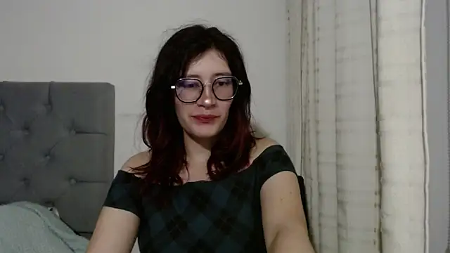 Snapshot of mariana124- chatting on February 2, 2025, 6:14 am mariana124- online show from February 2, 2025, 6:14 am