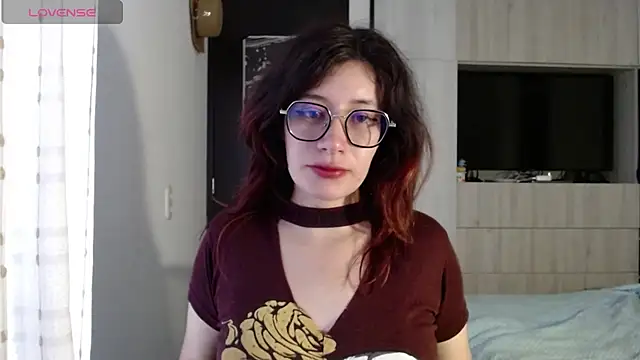 Snapshot of mariana124- chatting on February 22, 2025, 12:40 pm mariana124- online show from February 22, 2025, 12:40 pm
