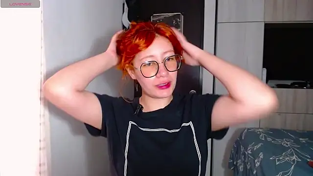 Snapshot of mariana124- chatting on January 18, 2026, 12:52 pm mariana124- online show from January 18, 2026, 12:52 pm