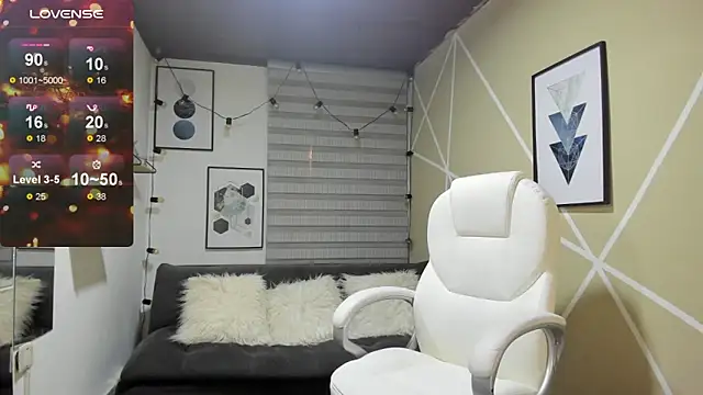 Enma  clark online show from December 22, 2025, 4:12 am