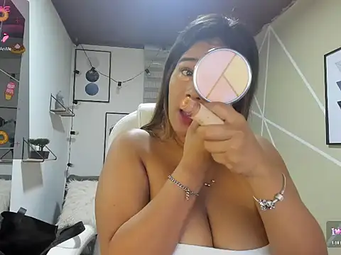 Snapshot of Enma__clark chatting on November 9, 2025, 4:05 am Enma clark online show from November 9, 2025, 4:05 am