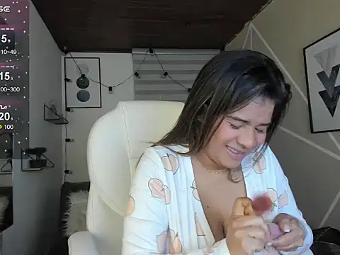 Snapshot of Enma__clark chatting on November 22, 2025, 4:33 am Enma clark online show from November 22, 2025, 4:33 am