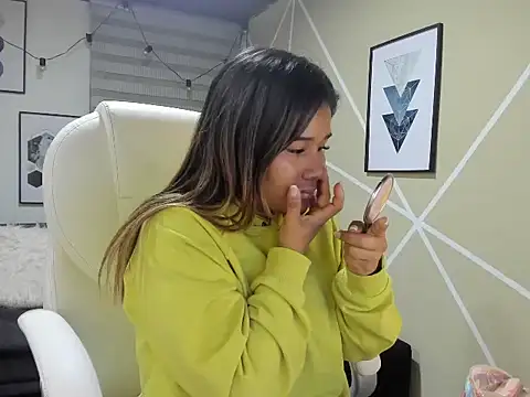 Snapshot of Enma__clark chatting on October 29, 2025, 4:11 am Enma clark online show from October 29, 2025, 4:11 am