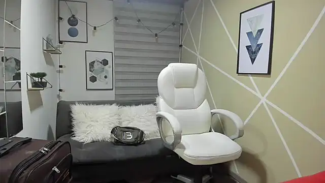 Snapshot of Enma__clark chatting on November 25, 2025, 3:29 am Enma clark online show from November 25, 2025, 3:29 am