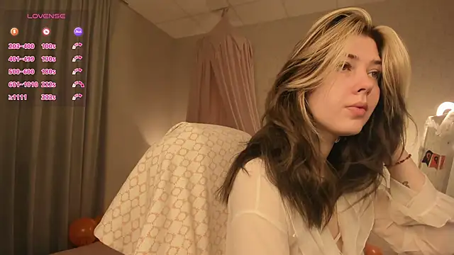 Snapshot of Vanessa_Walters chatting on October 24, 2025, 2:54 am Vanessa Walters online show from October 24, 2025, 2:54 am