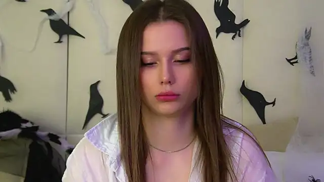 Snapshot of DianaVert chatting on October 23, 2025, 6:39 pm DianaVert online show from October 23, 2025, 6:39 pm