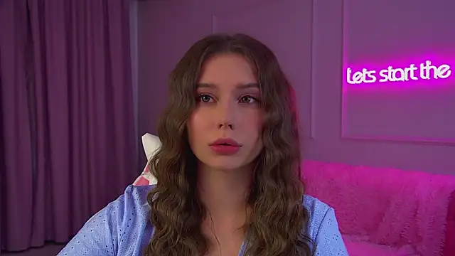 Snapshot of DianaVert chatting on November 13, 2025, 6:34 pm DianaVert online show from November 13, 2025, 6:34 pm