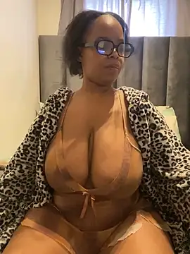 Snapshot of Saggy_areola95 chatting on June 4, 2026, 8:30 am Saggy areola95 online show from June 4, 2026, 8:30 am
