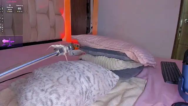 Snapshot of brendaruiz chatting on October 29, 2025, 10:47 am brendaruiz online show from October 29, 2025, 10:47 am