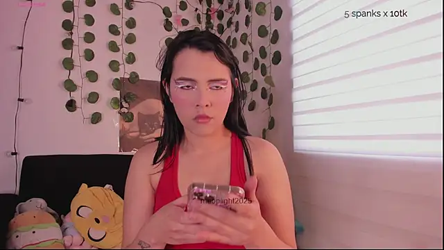 Snapshot of moonliiiight1 chatting on October 7, 2025, 9:16 pm moonliiiight1 online show from October 7, 2025, 9:16 pm