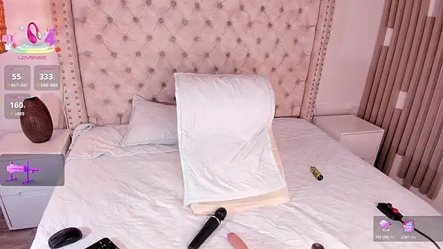 Snapshot of Maya_Bluee chatting on February 10, 2026, 4:00 am Maya Bluee online show from February 10, 2026, 4:00 am