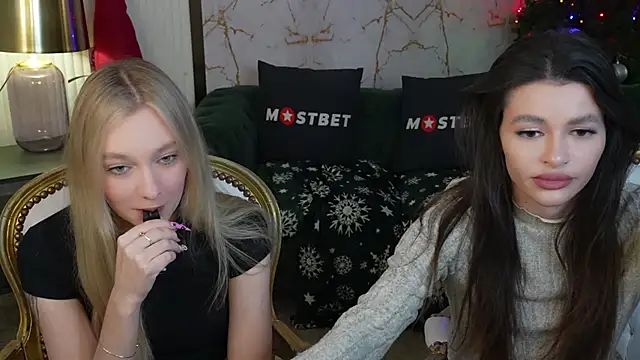 Gabriella054 online show from January 8, 2025, 7:45 am