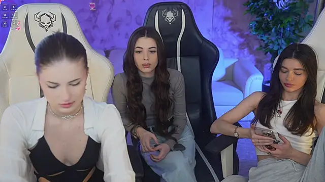 Gabriella054 online show from March 18, 2025, 11:33 am