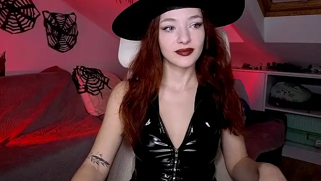 Snapshot of MiaRouge chatting on October 27, 2025, 3:40 am MiaRouge online show from October 27, 2025, 3:40 am