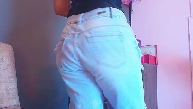 Snapshot of jade_brunnette chatting on March 18, 2026, 8:10 pm jade brunnette online show from March 18, 2026, 8:10 pm